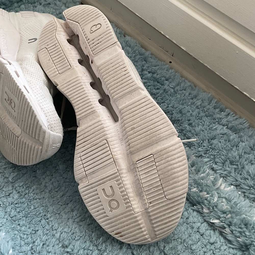 On Cloud women’s cloud sneaker - Picture 3 of 4